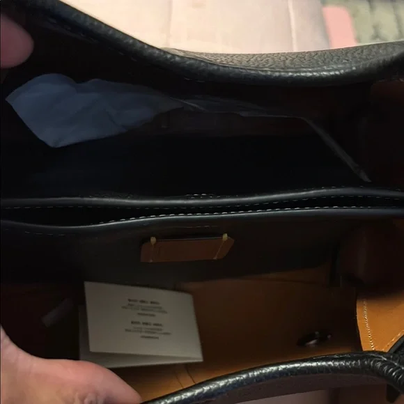 Coach Lana 23 - Picture 2 of 6